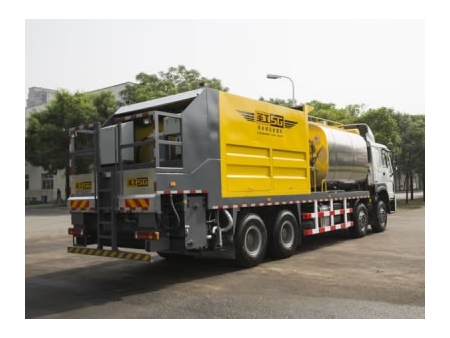 Chip Spreader Truck Asphalt Distributor, Chip Sealer 18 Type