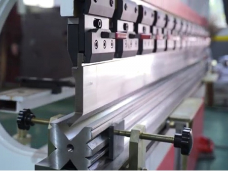 Matrices para plegadoras, tipo Amada