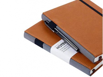 Cuaderno de cuero, con elástico