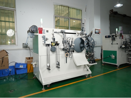Bobinadora automática de cintas (sin tubo de papel)