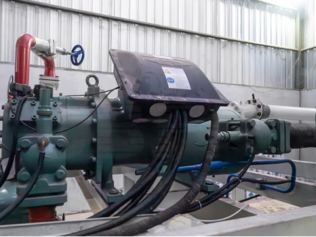 2 máquinas para hacer hielo en bloque de enfriamiento directo de 15 toneladas en la isla de Bangka, Indonesia