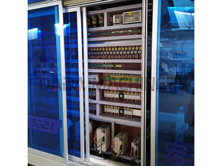 Termoformadora con corte en molde, DB-3021