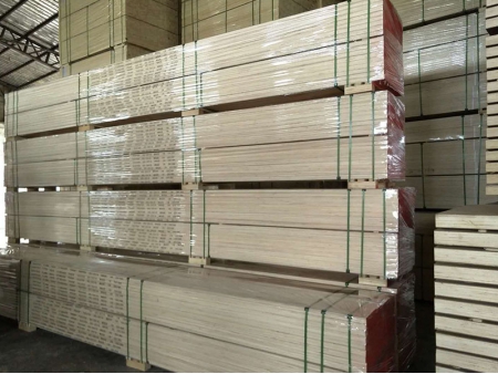 Contrachapado LVL   (Laminated Veneer Lumber)