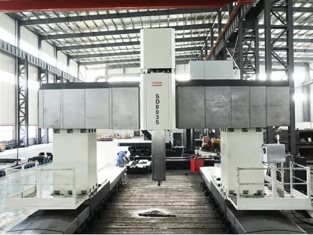 Mandrinadora-fresadora tipo pórtico / gantry CNC (pórtico móvil y mesa fija)