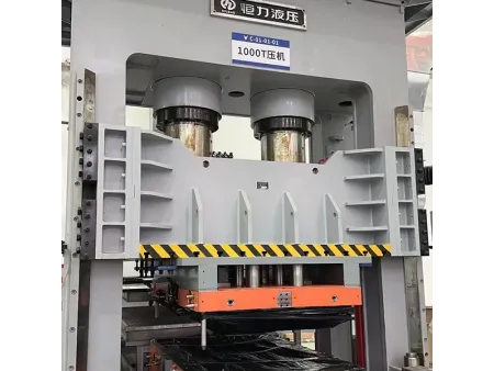 Prensa hidráulica para materiales compuestos