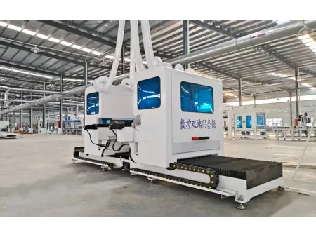 Máquina CNC para corte y taladrado en ambos extremos de jambas de puerta