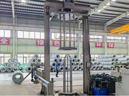 Máquina semiautomática para compactado y empaque de alambre de acero