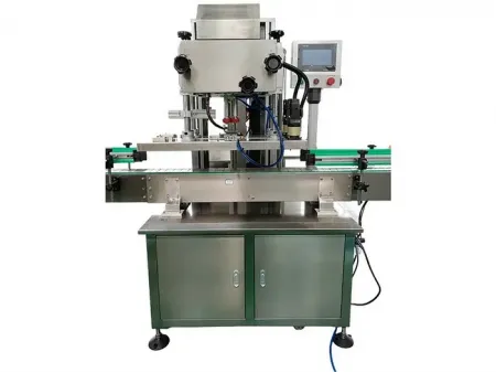 Taponadora automática de cuatro ruedas