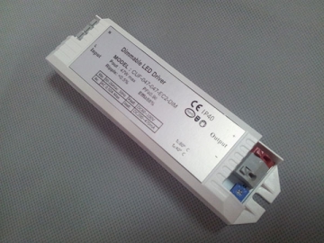 Controlador LED regulable resistente a PWM